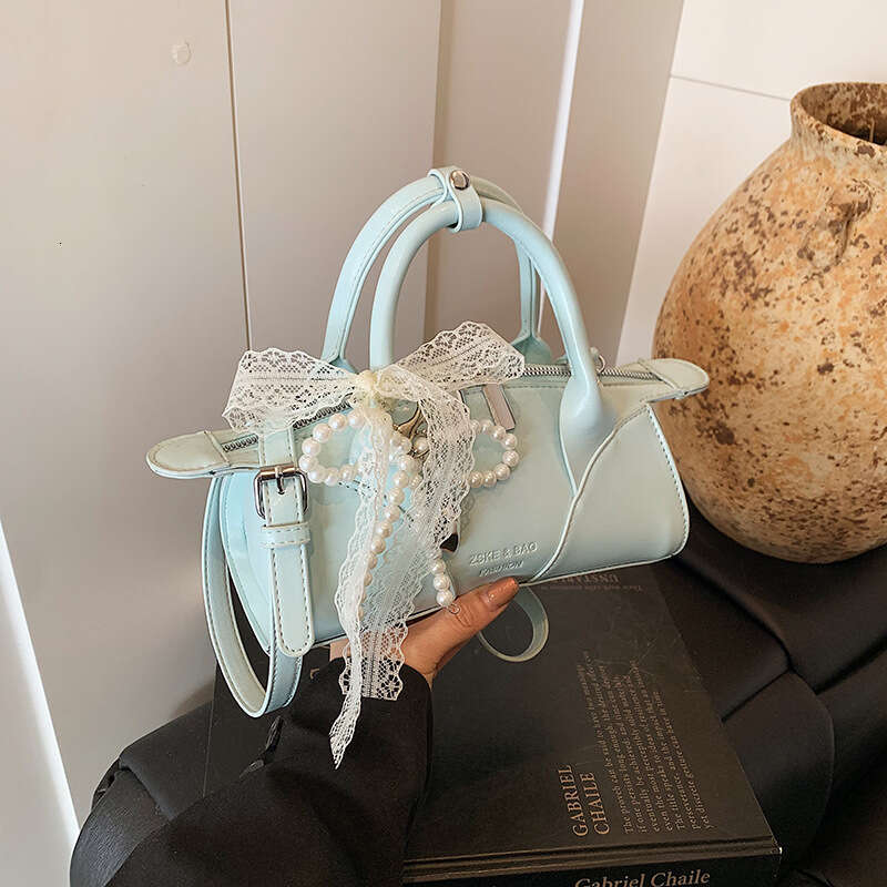 2025 New Fashion Casual Small Handbag with Unique Design Sense for Women, High-end Versatile Shoulder and Crossbody Bag