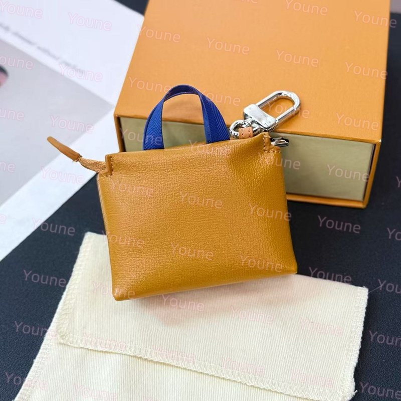 Mini Shopper Bag Charm Designer Leather Keyring Chain for Handbag Backpack Purse Keys Coins and Earphones R250809