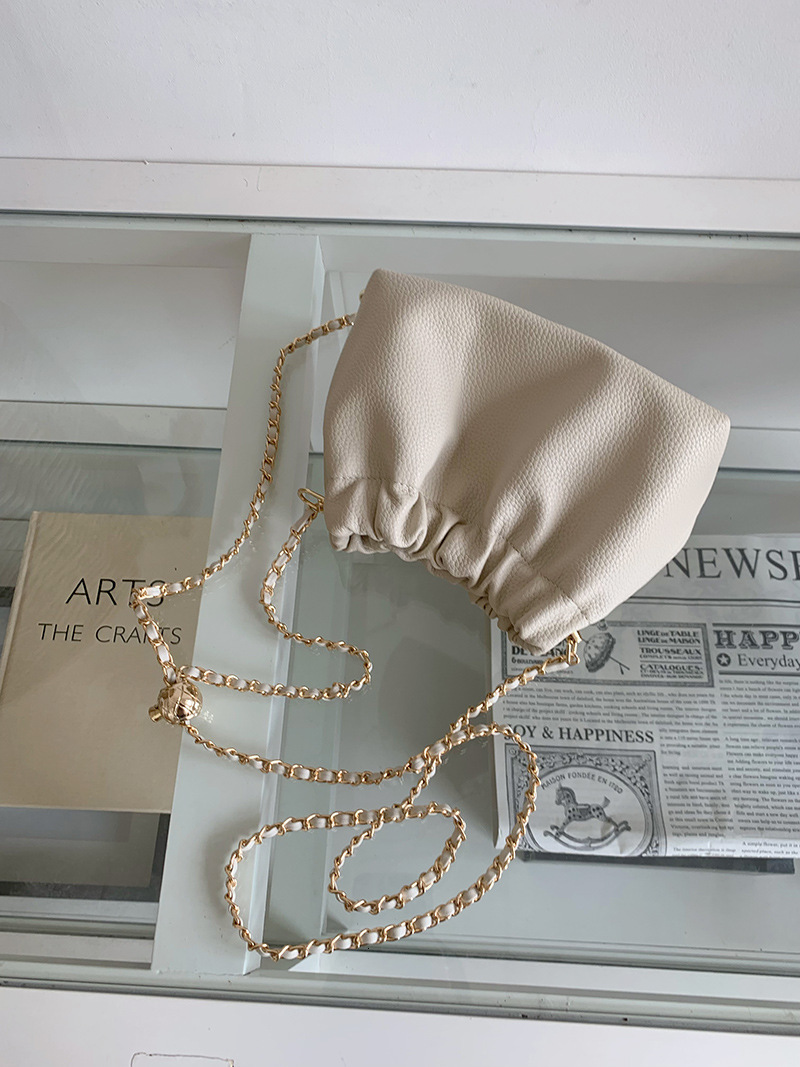 Designer Luxury Bag Bag Trendy Women's Bag New 2025 Texture Solid Color Niche Shoulder Bag Versatile Chain Crossbody Cloud Small Bag Tote Bag