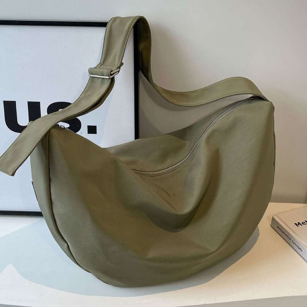 Large Capacity Canvas Versatile Niche Design Crossbody for Men and Women College Students Shoulder Commuter Tote Bag