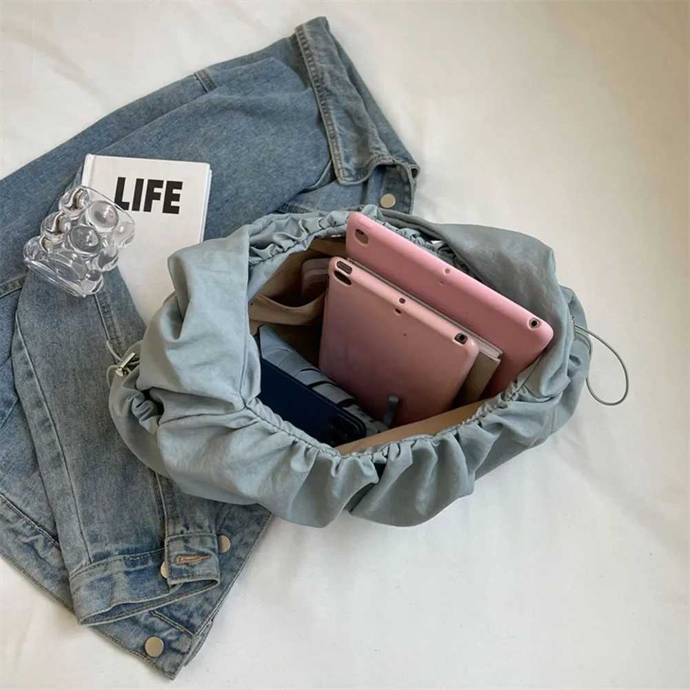 Women Padded Underarm Bag Large Capacity Cloud Pleated Shoulder Bag Top Handle Bag Solid Color Multi-pockets for Party Vacation Y250729