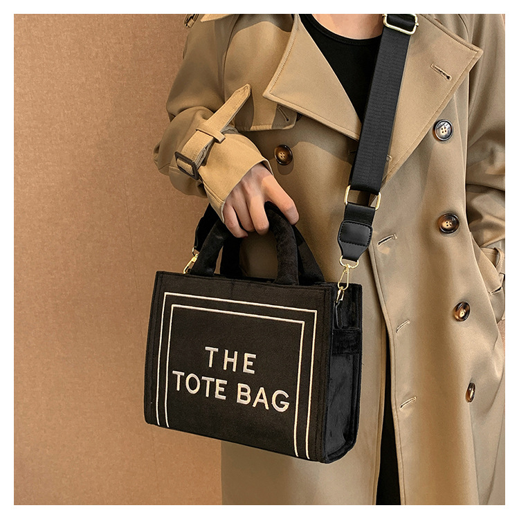 2025 New Designer Bag Shoulder Bag Luxury Bag Wallet Crossbody Bag Fashion Hundred Women Tote Bag High Quality Plush Large Capacity Shopper Handbags