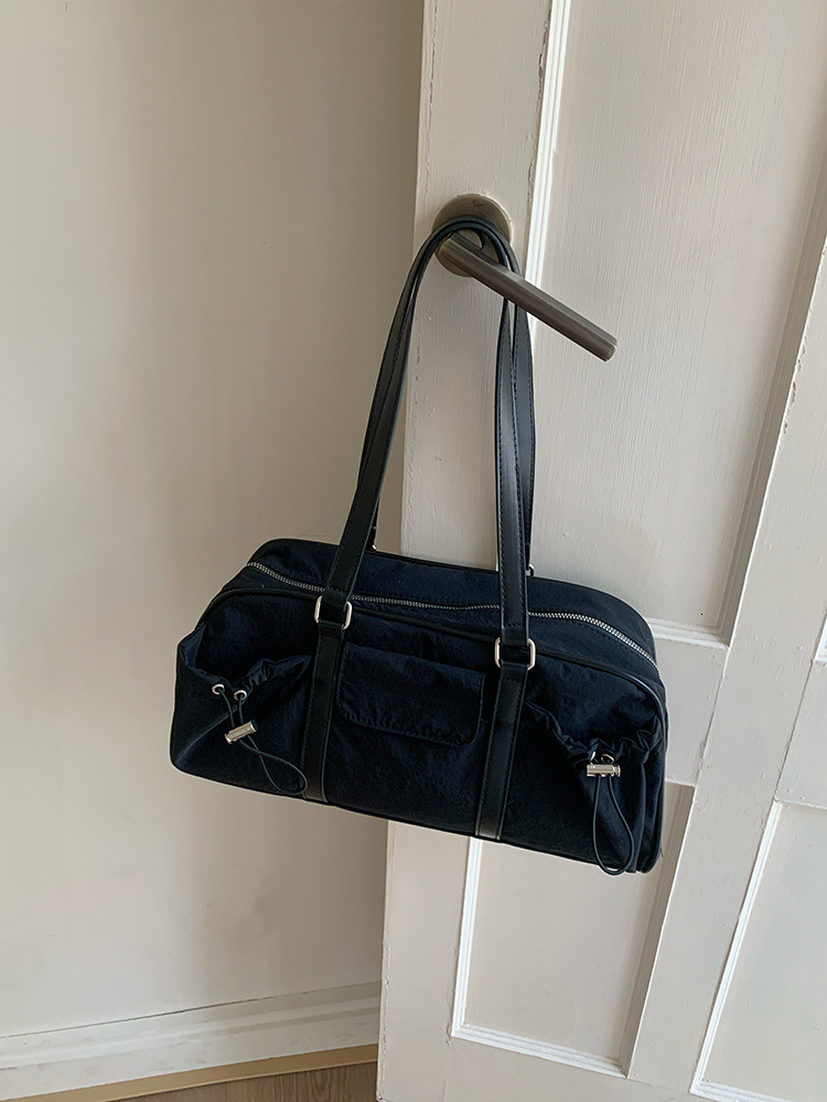 Designer Luxury Bag Bag Korean INS Niche Nylon Lightweight Handbag Underarm Bag For Women New Versatile Large Capacity Pillow Shoulder Bag Trendy Tote