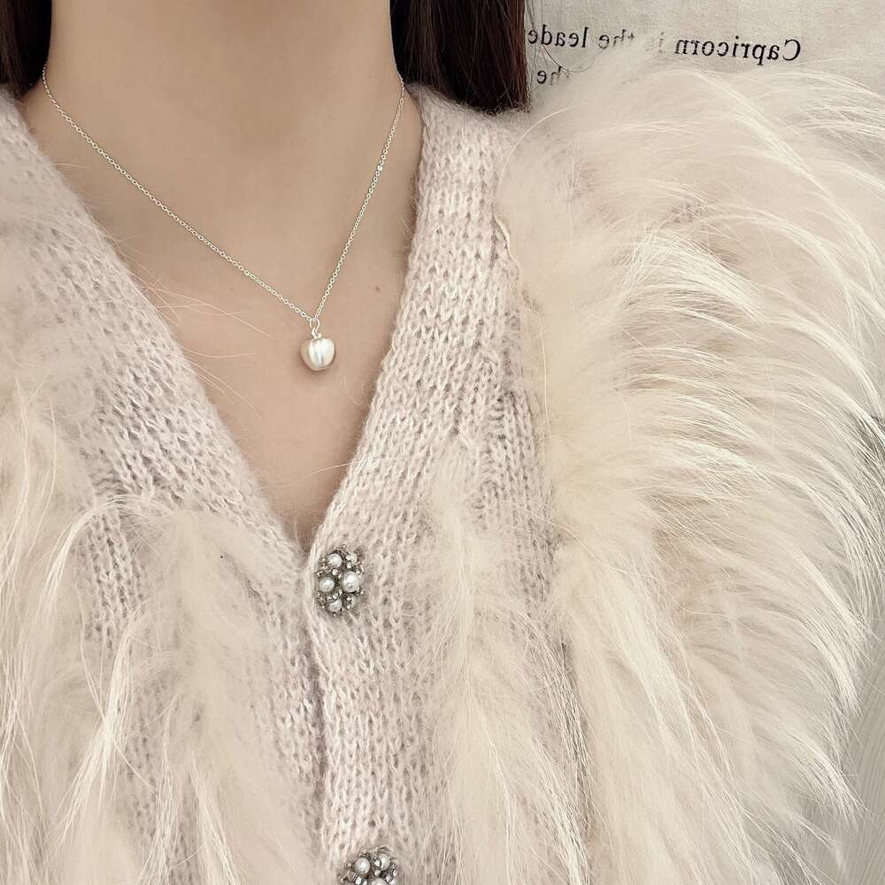 Korean Blogger Style Simple Apple Necklace for Women, Niche Design, Elegant Texture, Fashionable Ball Pendant Sweater Chain e1b