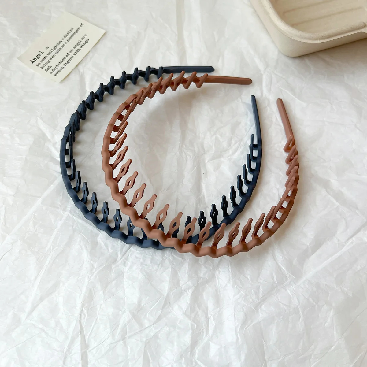 4PCS Press Type Face Wash with Teeth Anti Slip Broken Hair Pressure Headband Summer Womens Bundle Clip Set 250716