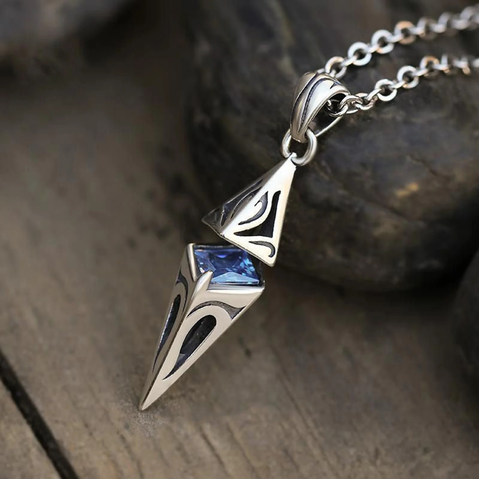 Vnox Stylish Blue Stone Necklaces for Men Stainless Steel Cube Geometric Pendant Collar Jewelry Birthday Party Gifts for Him 250729