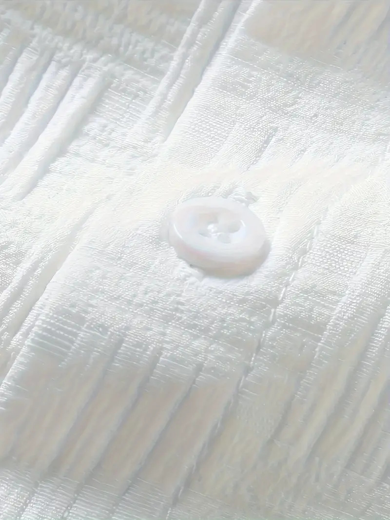 Jacquard black and white solid color suit short-sleeved men's vacation casual style shirt shorts two-piece suit