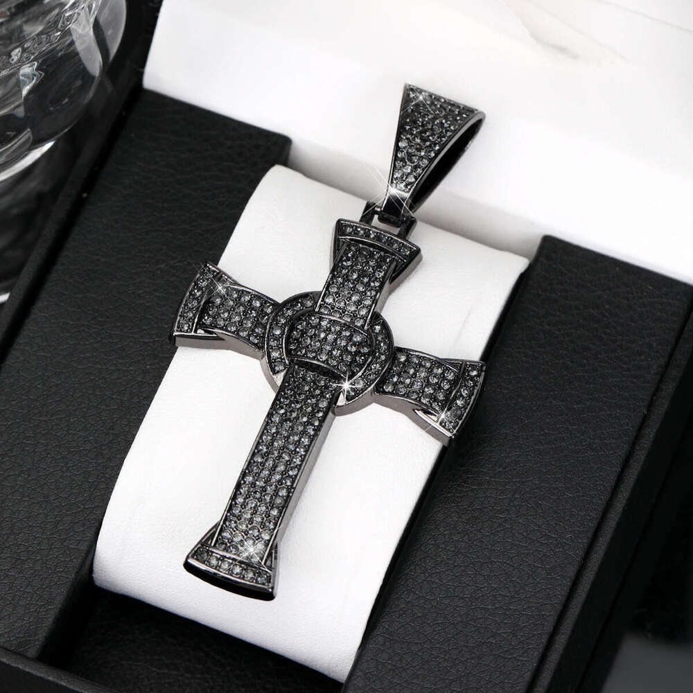 Full Dia Cross Exquisite Creative Fashion Hip-Hop Exaggerated Personality Necklace Pendant