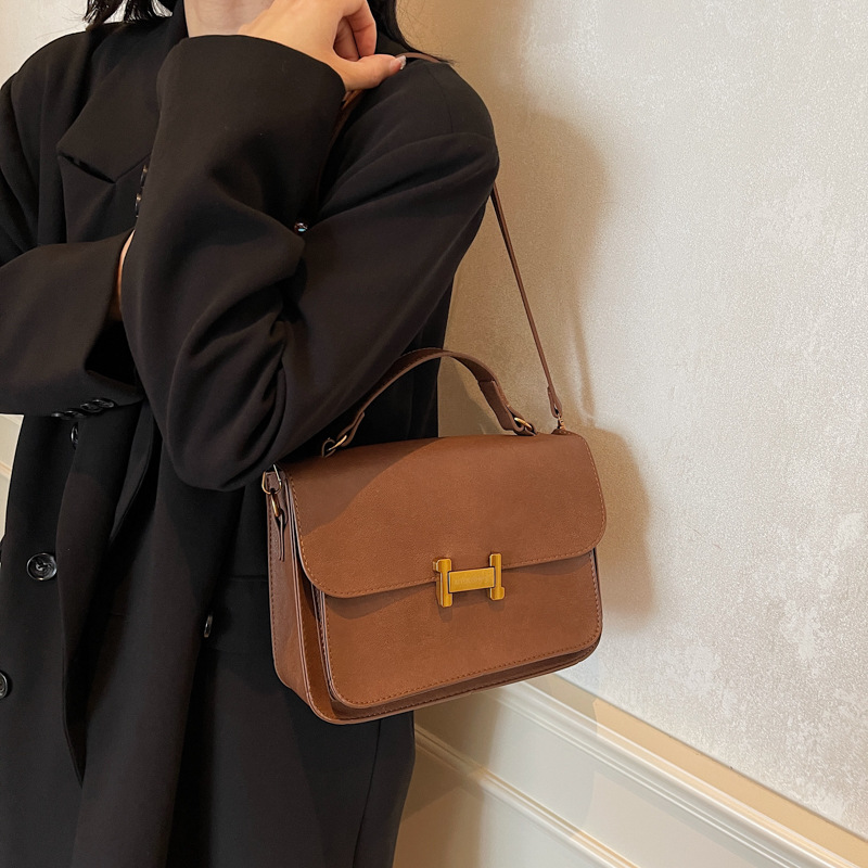 New simple mailman bag women's niche fashion portable small square bag autumn versatile commuter women's bag messenger bag