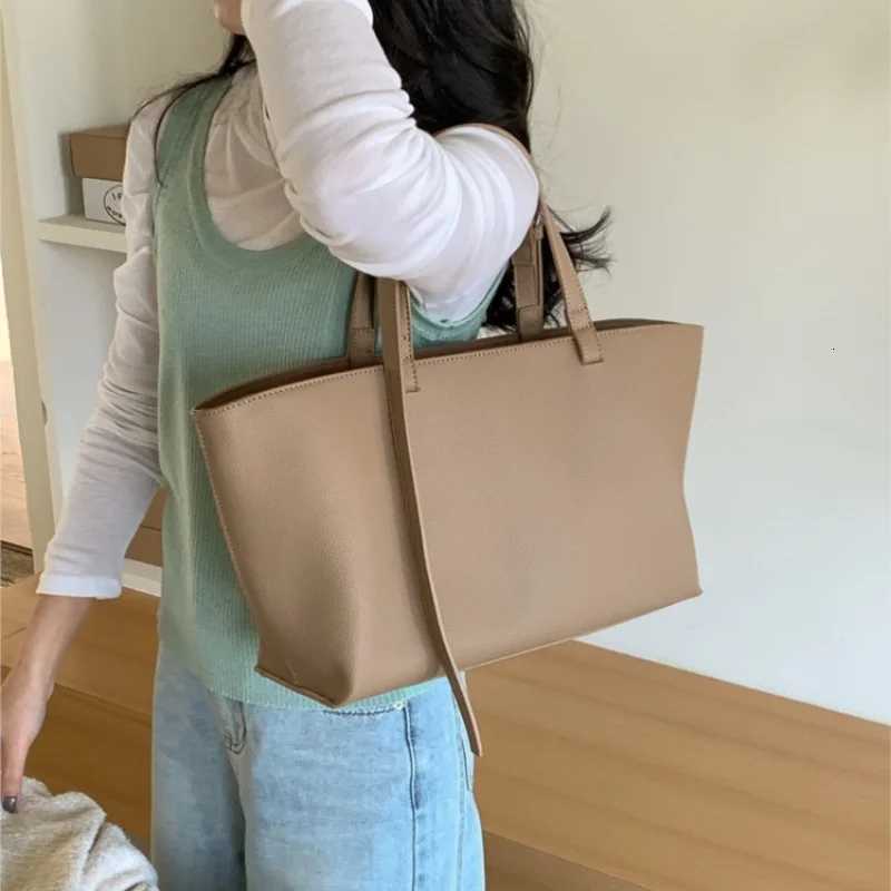 2025 New PU Leather Big Tote Bags Wen Fi Korean Simple Large Capacity Shoulder Bags Vintage Casual Solid Trend Handbags Y250730