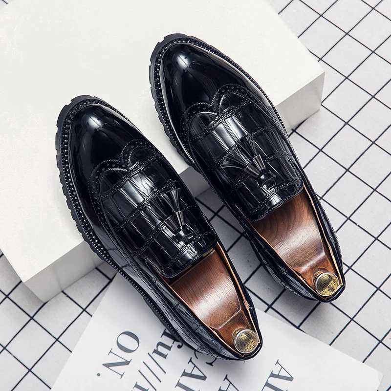 Pointed leather shoes for men Business casual patent loafers mens lace-up elegant luxury shoes social shoes Y250730