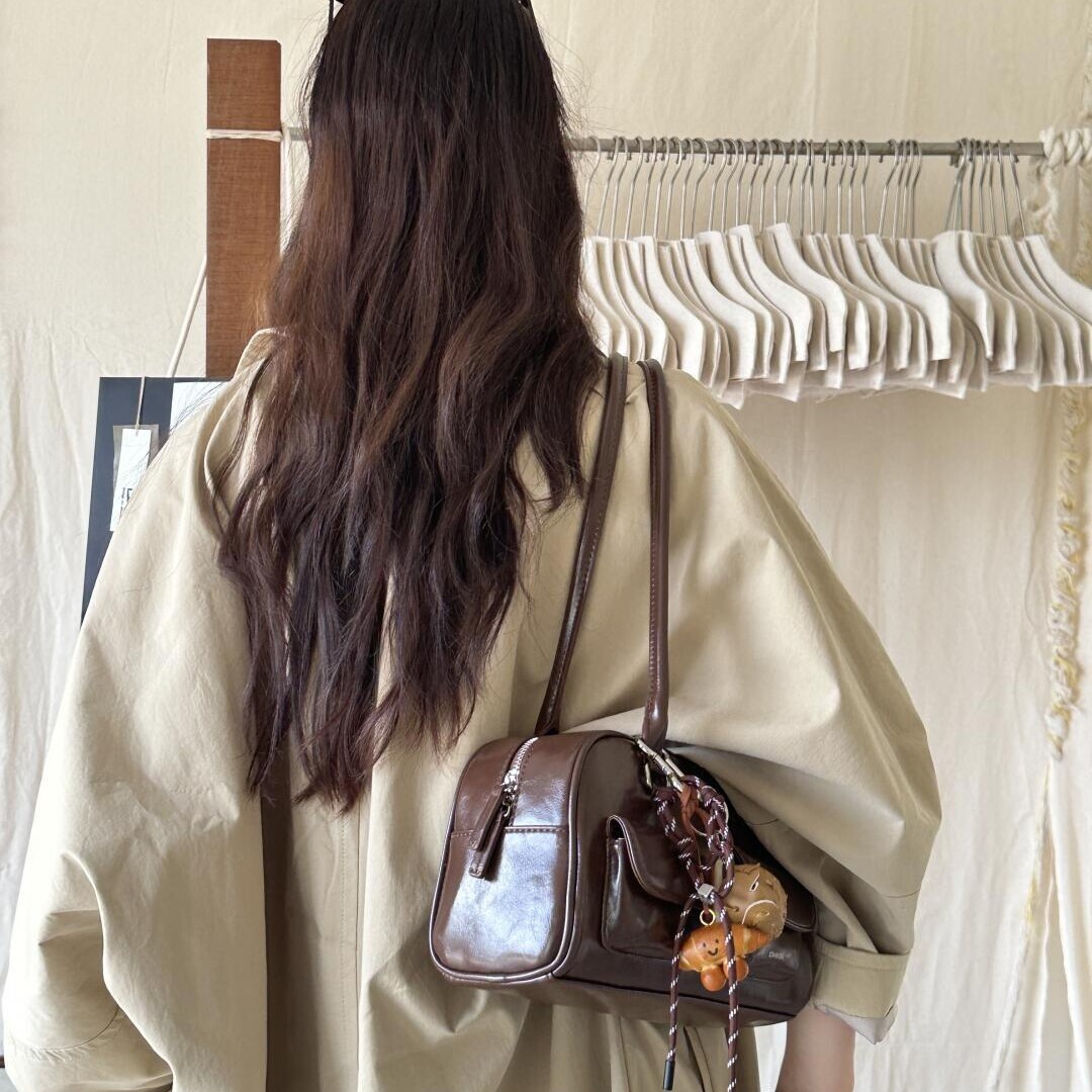 Summer New Women's Shoulder Bag New Bowling Bag Large Capacity Shoulder Bag New Designer Bag Summer New Niche Design Solid Color Designer Luxury 