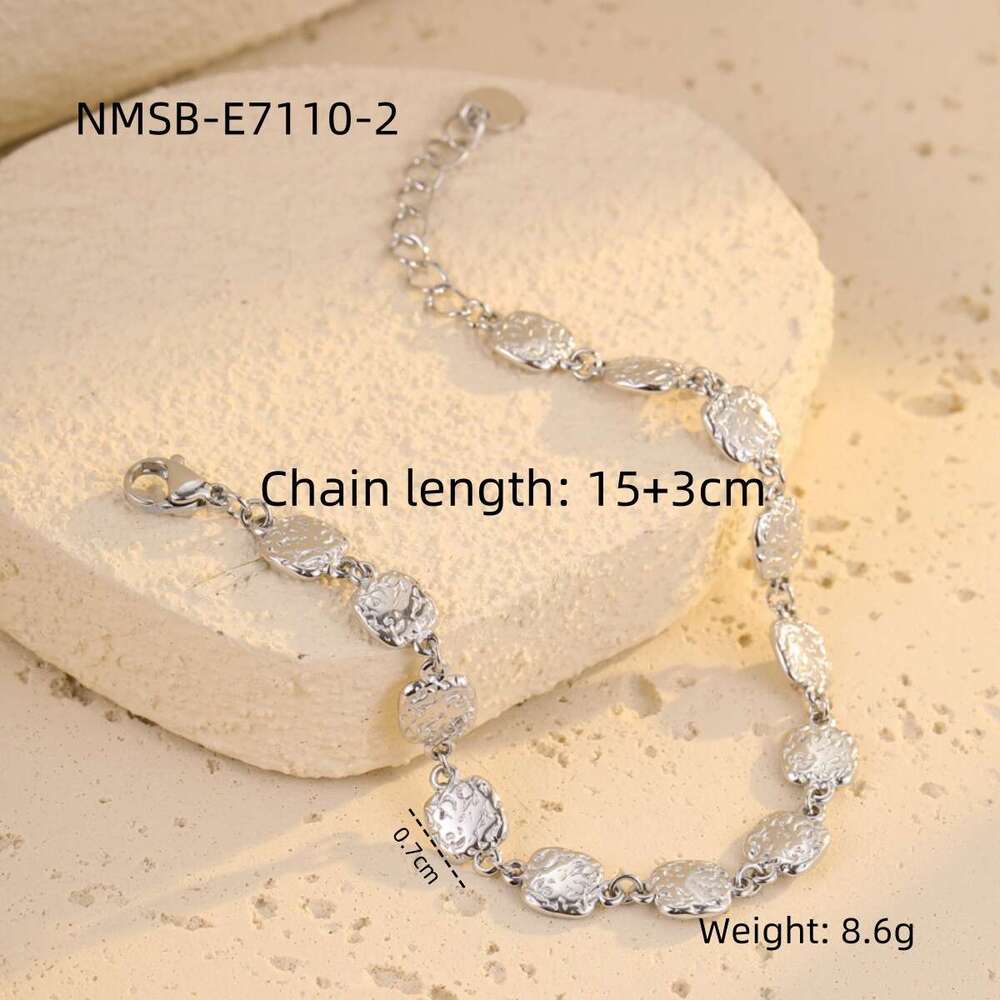 Elegant Versatile Stainless Non-Fading Square Hammered Gold Bracelet for Women, Niche High-End Titanium Steel Jewelry