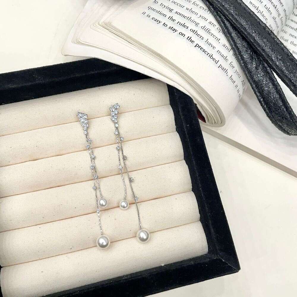Light Beauty Goddess Arrival Niche Design High-end Simple Versatile Long Tassel Earrings for Women Slimming Elegant 0d9