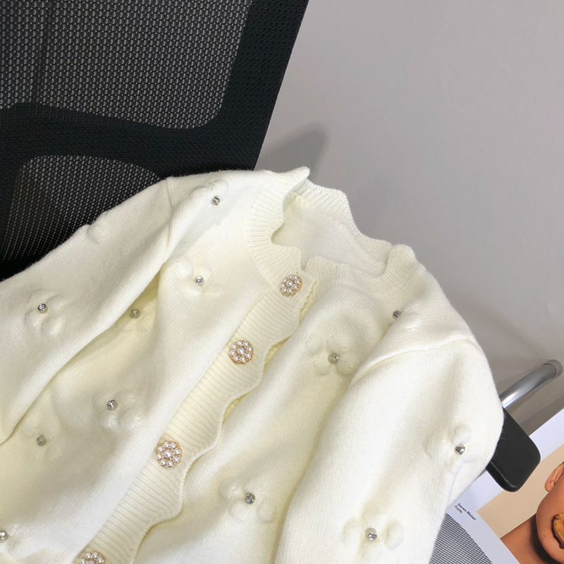 2025 Early Autumn New Women's White Socialite Embroidered Knit Cardigan Floral Sweater Coat Spring New Outerwear