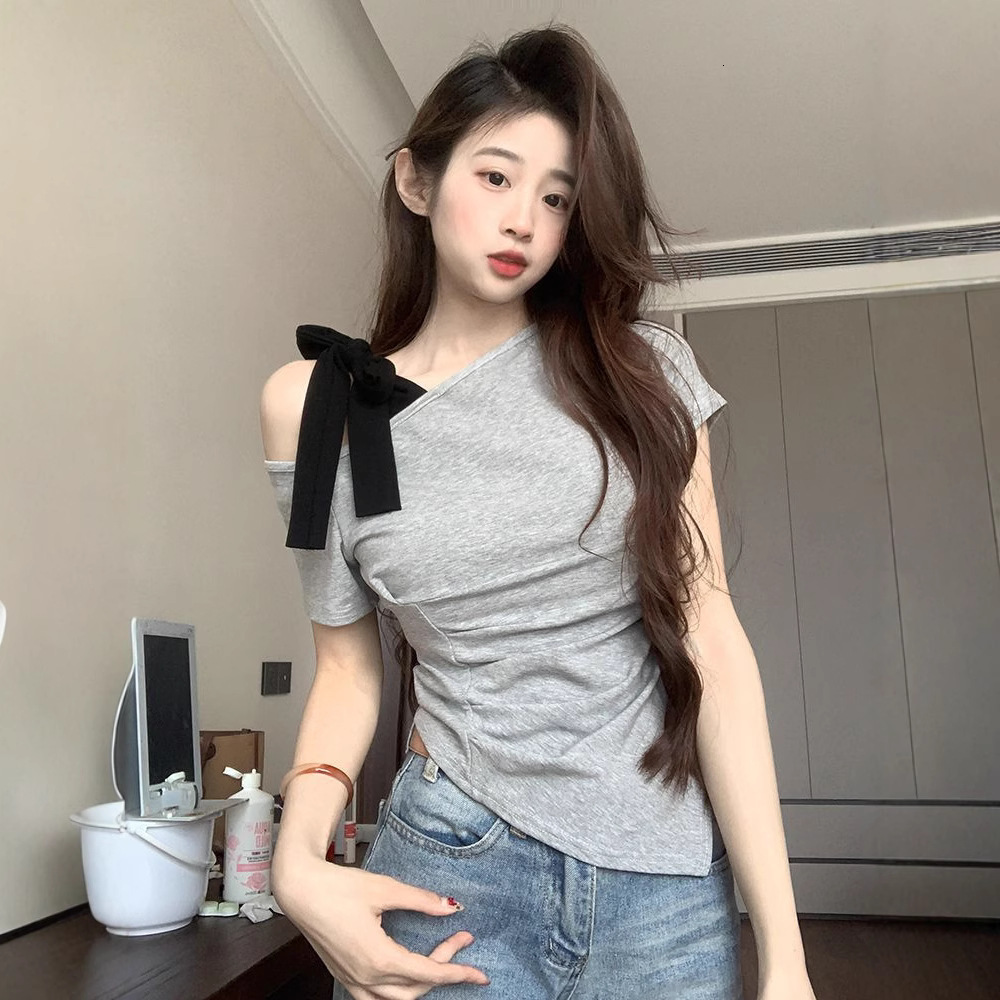2025 pure desire style asymmetrical collar off shoulder short sleeved women's T-shirt summer new sweet girl slim irregular basic shirt top new de