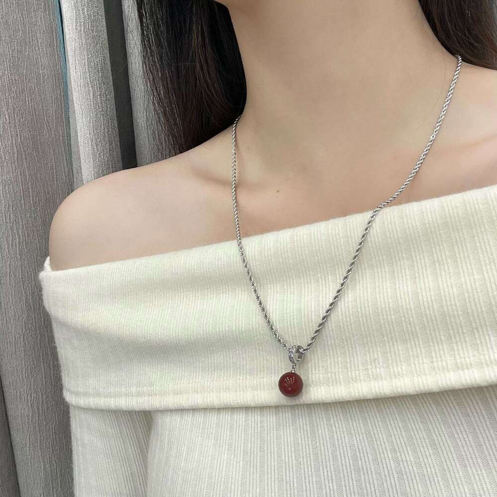 Universal Buckle Melard Tiger Eye Stone Pendant for Women, Autumn and Winter New Versatile Elegant Simple Niche Necklace 30e