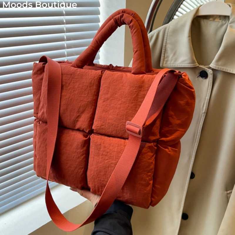 2024 Spring New Trendy Square Shoulder Crossbody Bags for Women Cott Padded Handbags Lux Large Capacity Quilted Tote Bag Y250730