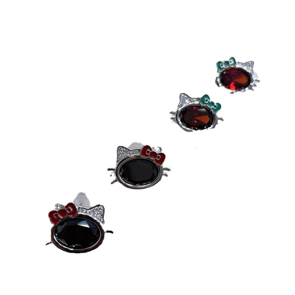 Korean and Japanese Style Versatile Cat Small Fresh Cute Animal Simple Petite 2024 New Autumn Winter Earrings for Women 2d6