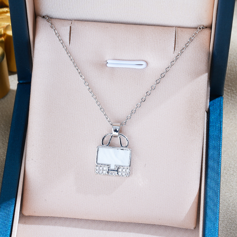 New Necklace Beach Lady Pendant Kang Full Diamond Light Luxury Collarbone Chain Fashion Versatile Live Designer Necklace Hot Sale Wholesale