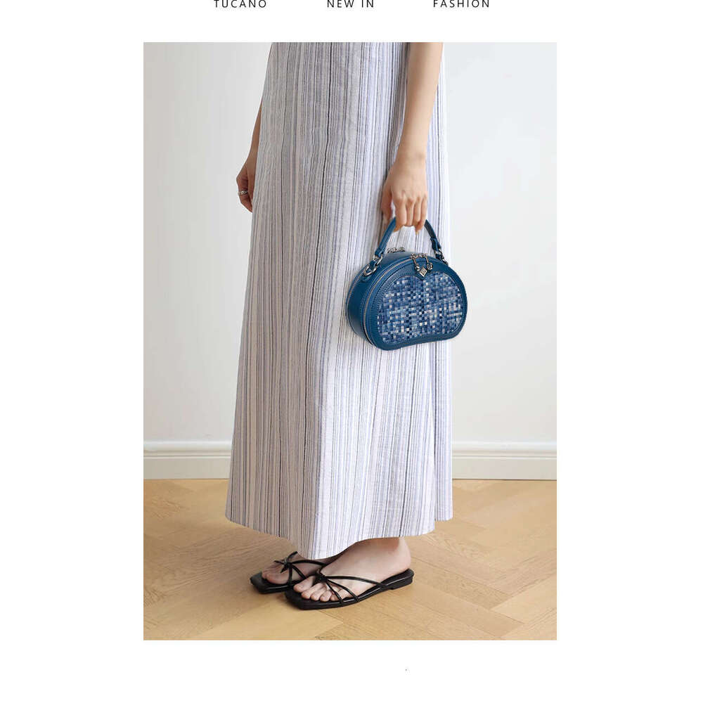 2025 New Fashionable Women Unique Style Single Shoulder Crossbody Bag Woven Denim Handbag Studded Round Bag