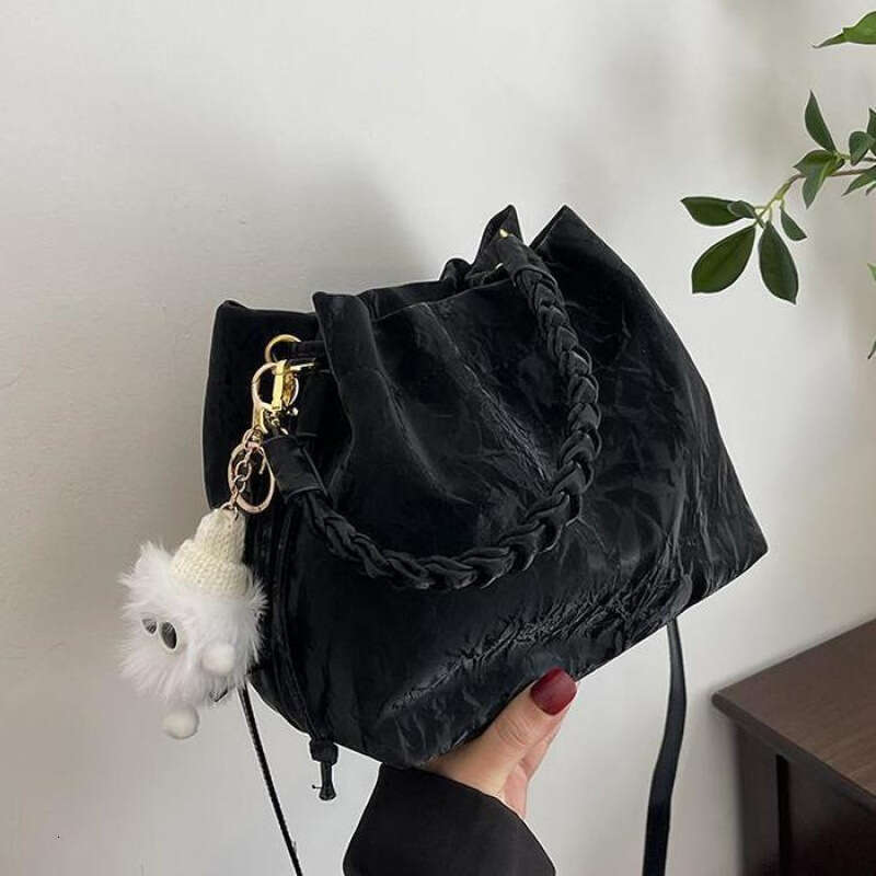 High-end Stylish Niche Pink for Women New Versatile Crossbody Fashion Handbag Bucket Bag