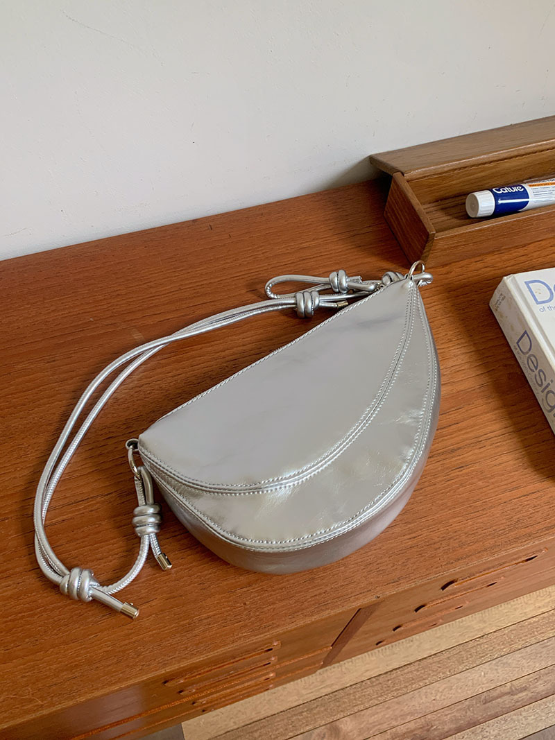 Luxury Bag Designer Bag Korean Niche Underarm Bag For Women 2025 New Trendy Fashion Saddle Bag Versatile Ins Style Shoulder Bag Crossbody Bag Tote Bag