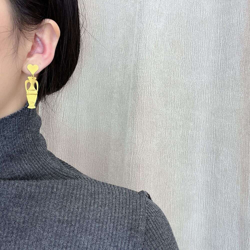 Maillard Gold for Women, Autumn and Winter Elegant Earrings, Niche Design, High-end Earrings 9c1