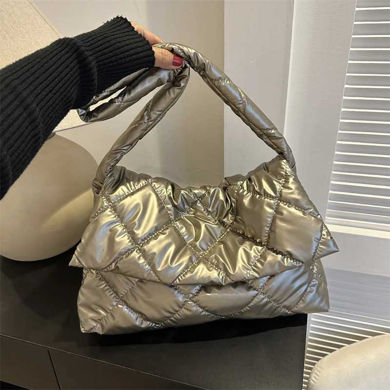 Space Cott Designer Underarm Bag Winter Luxury Down Padded Ladies Tote Bag Wen Quilted Large Capacity Handbag Shopper Bag Y250730