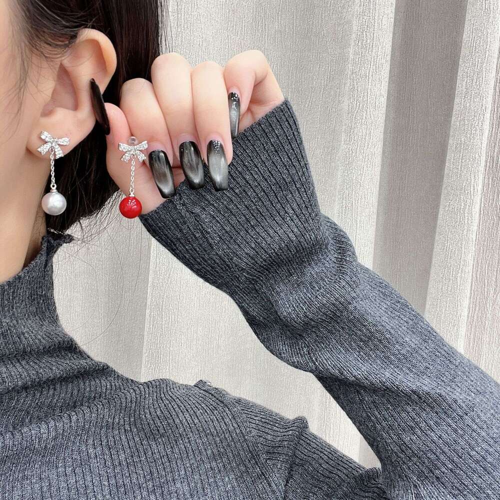 New French Style Light Zircon Pearl Elegant Versatile Niche Design High-end Fashion Stud Earrings for Women 3c5