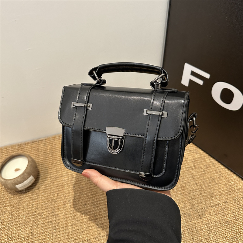 2025 Summer British Retro Handbag Women's Small Square Bag New Multi functional High end Fashion Women's Single Shoulder Crossbody Bag Desig