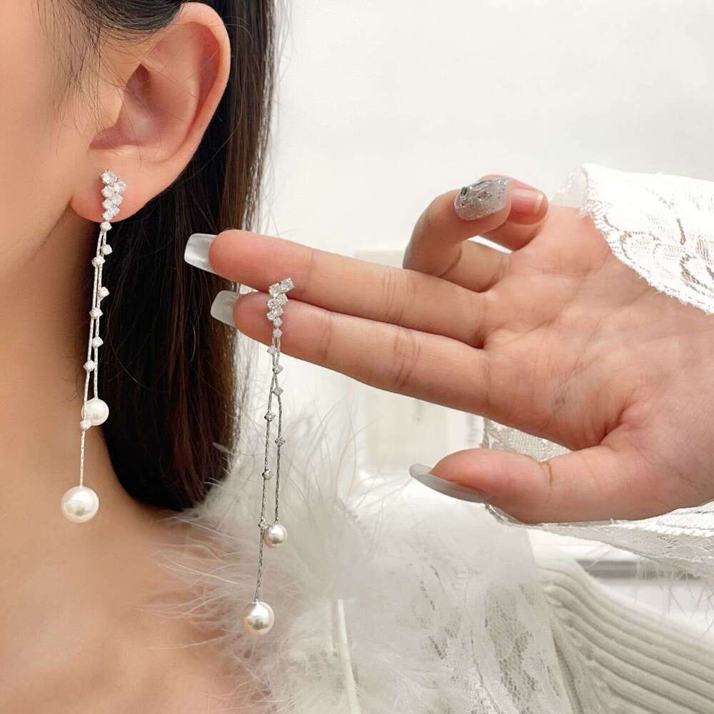 Light Beauty Goddess Arrival Niche Design High-end Simple Versatile Long Tassel Earrings for Women Slimming Elegant 0d9