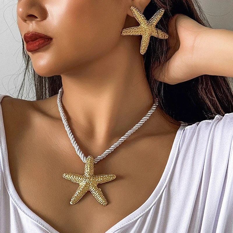 Rope Chain Metal Starfish Necklace For Women Large Pendant Fashion Jewelry Holiday Accessories Trendy Style Party Gift MQ109 250729