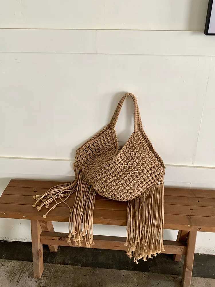 Bohemian Womens Large Capacity Tassel Shoulder Bag 2025 Straw Weave Tassel Tote Summer Beach Bags Y250729