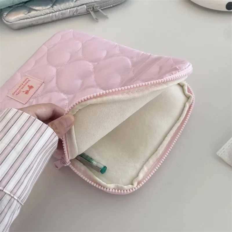 11-15.6 inch Tablet Bag for iPad Large Capacity Shockproof Pouch Bags Korean INS Embroidered Handbag Portable y250730