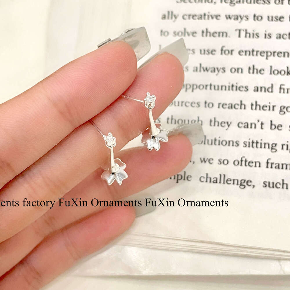 New Niche Design Fresh Flower High-end Simple Versatile Elegant Lively Romantic Long Earrings ac5