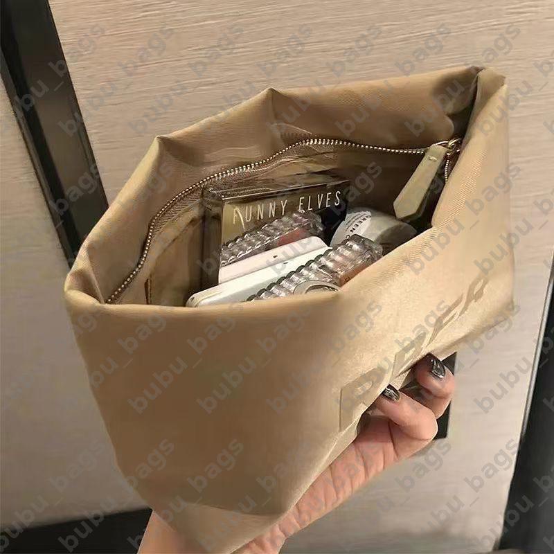 Womens Designer Ins Makeup Bag Women Portable Casual Cosmetic Bags Two Colors Handbag Classic Letters Pouch Woman Daily Make Up Bag