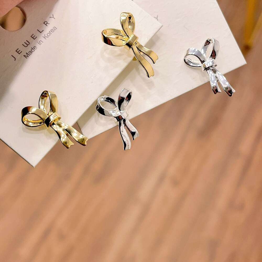 Design Sense Bowknot Metal Ear Clips Simple Exquisite Niche Unique Personality Fashionable Elegant Earrings for Women 2cc