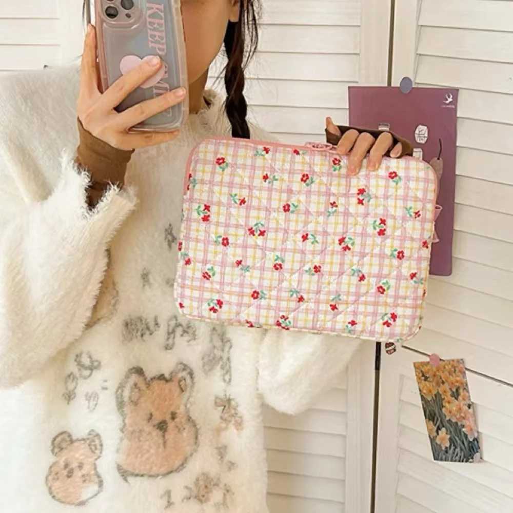 Ins Cute Laptop Sles Cputer Accessories 13 13.3 14 15 15.6 Inch For Book13.6 Dell Samsung Pro16 Ipad9.7-11 Tablet Pouch y250730