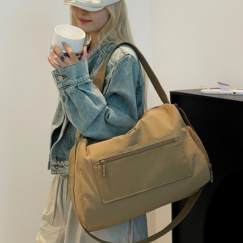 Colorful Fox New Women's Sports Training Fitness Yoga Lightweight Large Capacity Short Trip Bag ddmymoon