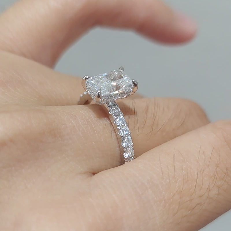 Customized 1CT Radiant Cut Diamond 18k Gold Jewelry IGI Certified HPHT Lab Created Cvd DEF VVS VS Lab Grown Diamond Ring