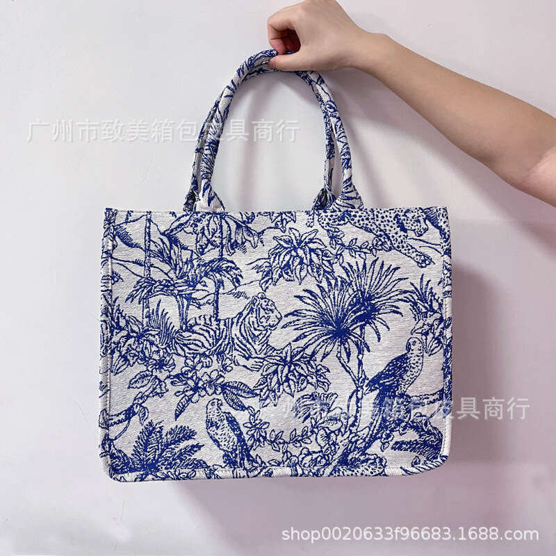 Women's Handbag Tiger Embroidery Tote 2024 Guangzhou High Quality Commuting Pearl Shoulder Bag