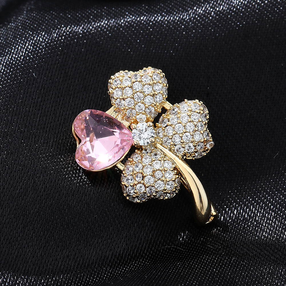 Gold Tone Four - Leaf Clover Brooch With Pink Heart - Shaped Gem And Central Diamond Accent Elegant Daily Jewelry And Gift For Her High Quality And St