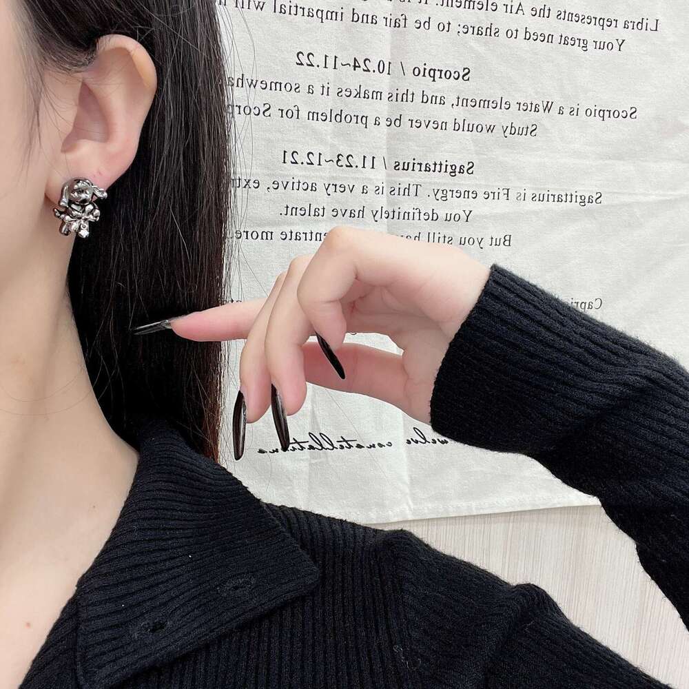 High-End Trendy Unique Design Bone Puppy Earrings Personality Hip-Hop Punk Style Studs 21b