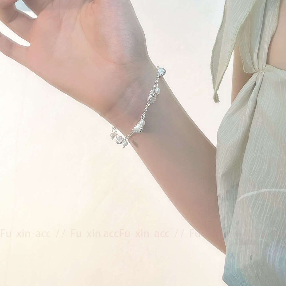 Shell Pearl Sier White Bracelet for Women, Lightweight, Simple, Exquisite, Fashionable, High-End, Elegant, Versatile Jewelry 579