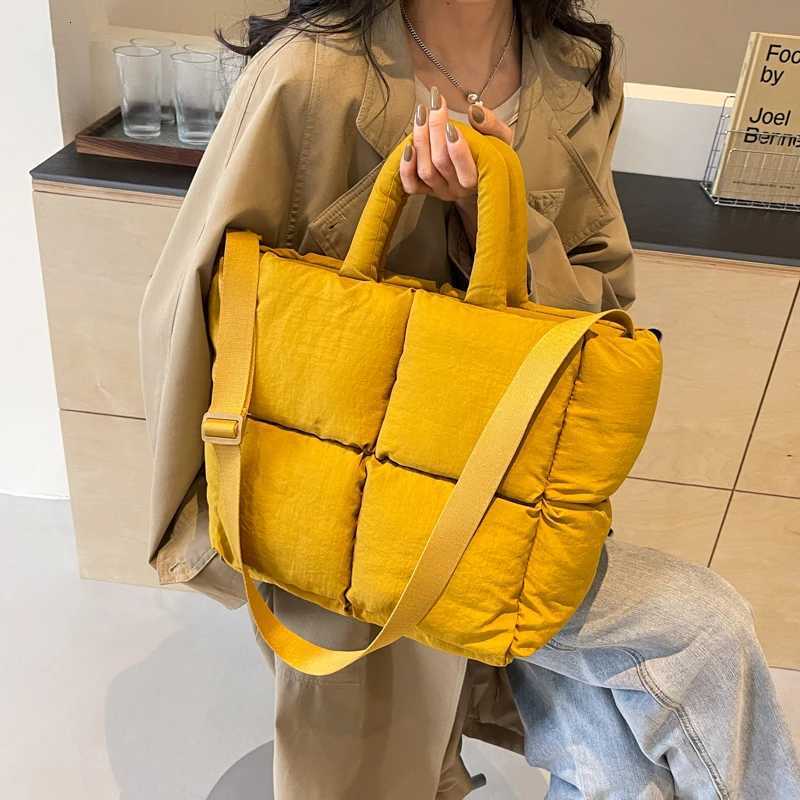 2024 Spring New Trendy Square Shoulder Crossbody Bags for Women Cott Padded Handbags Lux Large Capacity Quilted Tote Bag Y250730