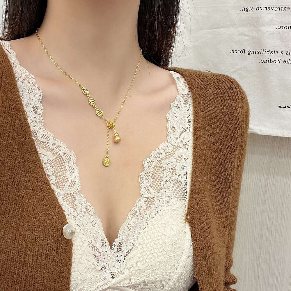 Flowery Tassel Peace Lock Bag Necklace Wealthy Flower Chain Fashionable Elegant Versatile High-end Feel 2024 New Model 2b1