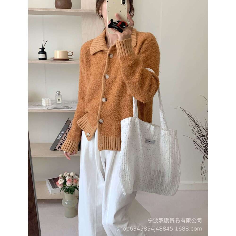 Korean High-End Turn-Down Collar Knitted Cardigan Women, New Loose Lazy Style Sweater Coat For Autumn And Winter, Versatile Trendy Top B5