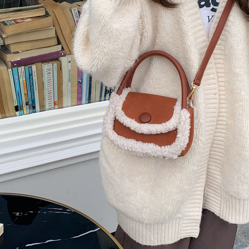 Designer Bag Autumn Winter Furry Bag For Women 2025 New Fashion Korean Retro Luxury Bag Handheld Small Square Bag Versatile Ins Style Single Shoulder 