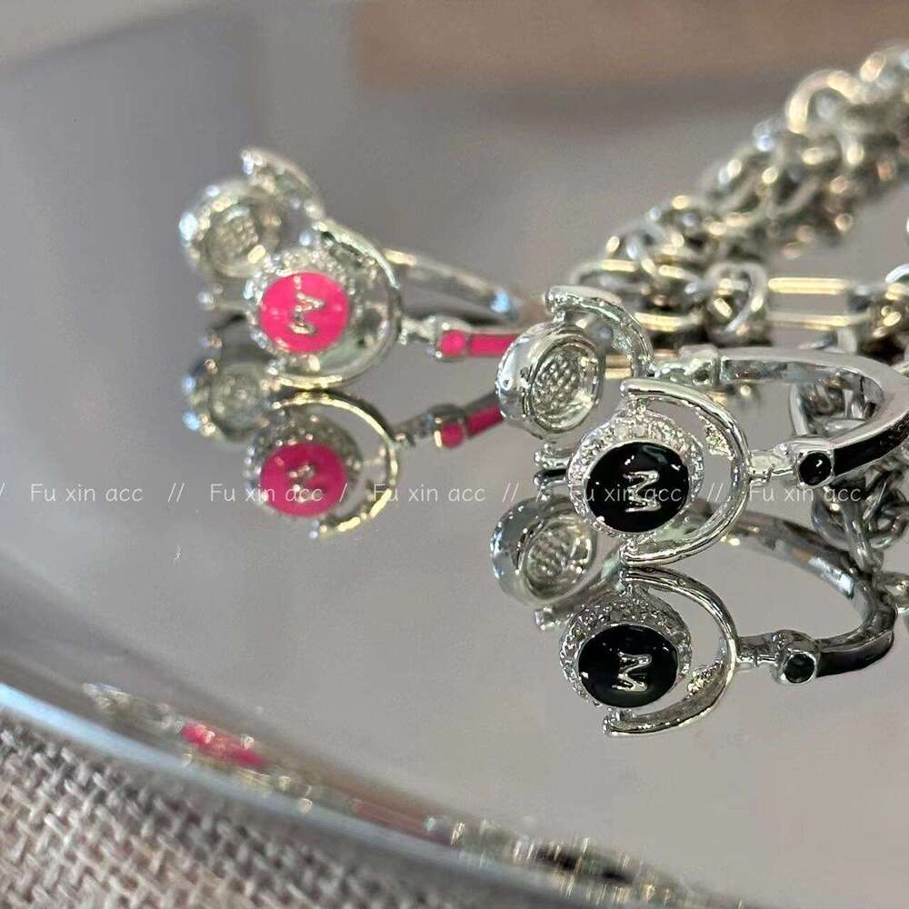 Fashion Knot Thorn Earphone Pendant Necklace Unisex Niche Design Sense Light Collarbone Chain Choker 328